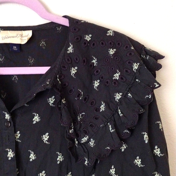 Universal Thread Cottage Core Eyelet Collar Button Down Top Puff Sleeve - Picture 3 of 3